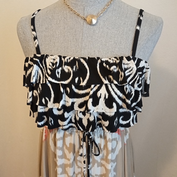 SOLD  Gorgeous maxi dress - Picture 2 of 3